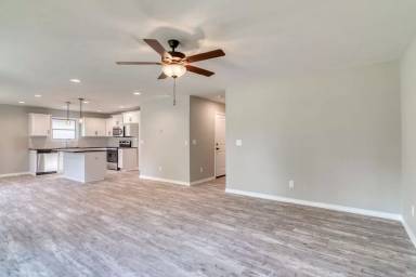Main picture of 2644 N Prospect Ave