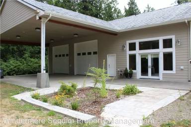 Main picture of 581 Bachelor Rd
