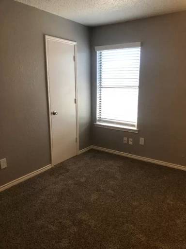 Main picture of 302 Kingways Dr
