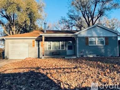 Main picture of 840 N El Paso Dr