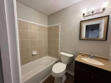 Main picture of 804 Olive St