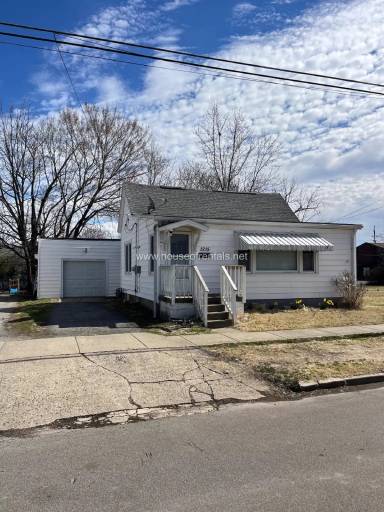 Main picture of 1215 N Van Buren St