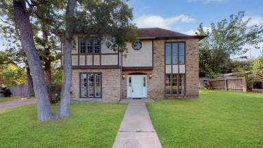 Main picture of 2508 Memorial Dr