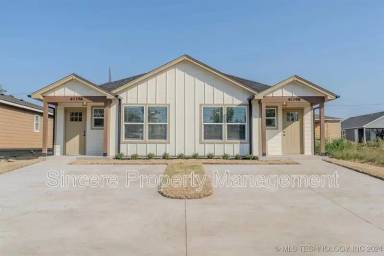 Main picture of 4119 W 57th St