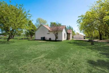 Main picture of 5893 FM 1827