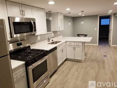 Main picture of 4450 W Leland Ave