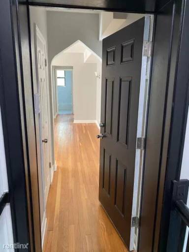 Main picture of 6430 S Ellis Ave