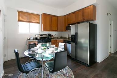 Main picture of 1031 N Paulina St