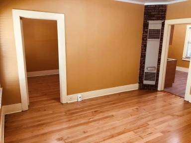 Main picture of 136 NW Florida