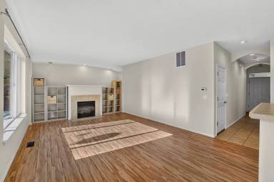 Main picture of 472 NE 60th Ave