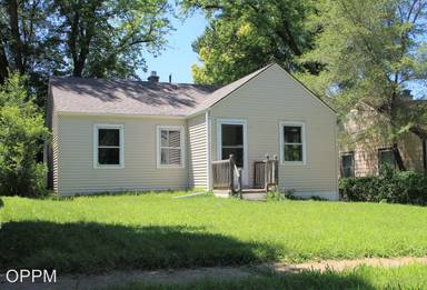 Main picture of 7002-7008 N 33rd St