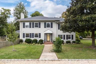 Main picture of 5400 Fitzhugh Ave