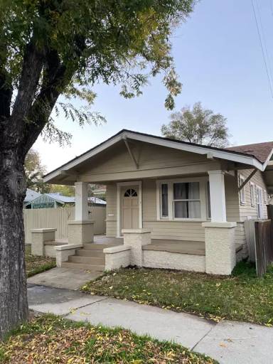Main picture of 409 Cedar Ave
