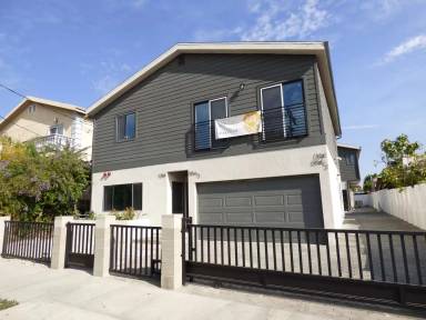 Main picture of 1256 N Hobart Blvd