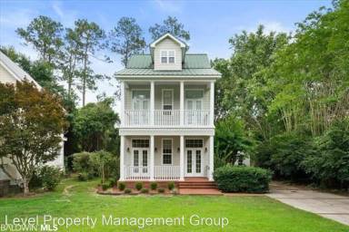 Main picture of 33176 Augusta Ct