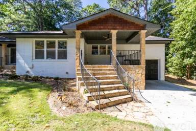 Main picture of 1980 Kilburn Dr NE