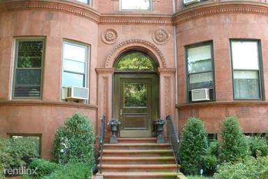 Main picture of 1083 Beacon St