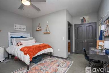 Main picture of 311 E McIntosh St