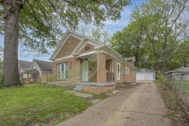 Main picture of 1116 S Hocker Ave