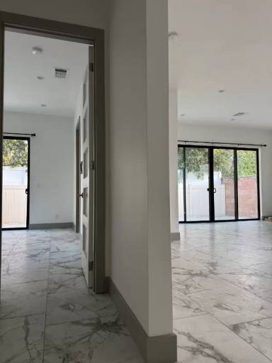Main picture of 15120 La Maida St