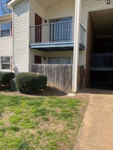 Main picture of 7984 Shady Oak Trl