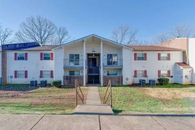 Main picture of 7992 Shady Oak Trl