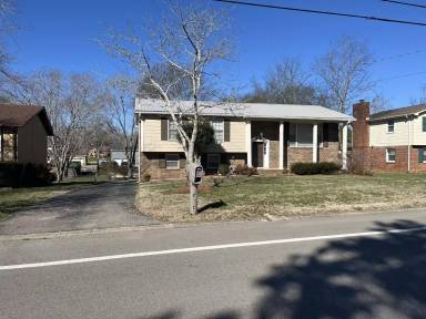 Main picture of 748 Harpeth Bend Dr
