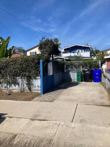 Main picture of 2160 Oliver Ave