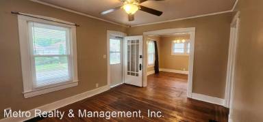 Main picture of 525 E Brandeis Ave