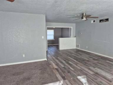 Main picture of 2209 NW Smith Ave