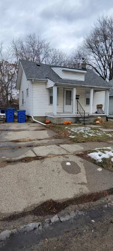 Main picture of 8057 Meadow Ave