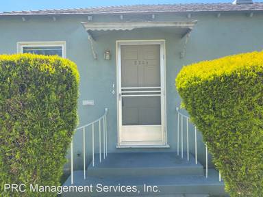 Main picture of 223 1/2 E Cedar Ave