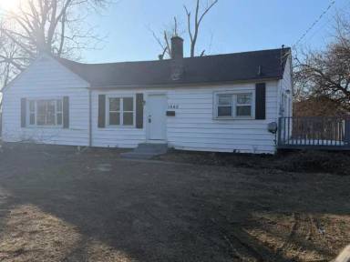 Main picture of 1665 Elaine Rd
