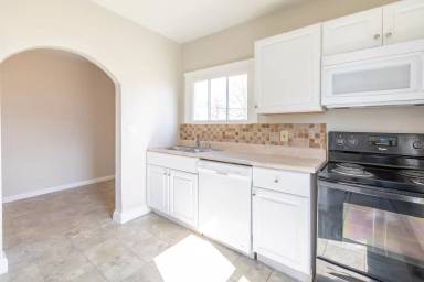 Main picture of 64 W Center St