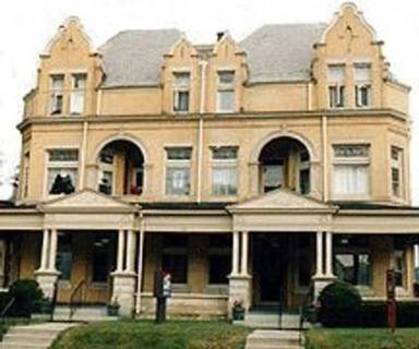 Main picture of 117 E King St