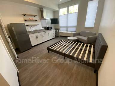 Main picture of 320 Clay St