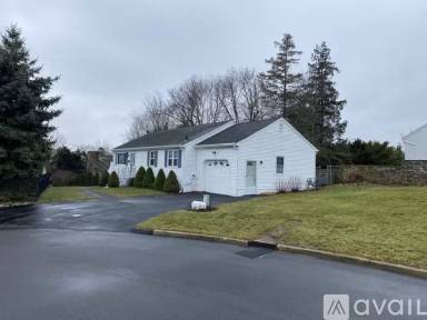 Main picture of 5 Abbotts Ln