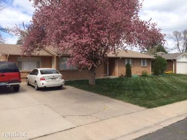 Main picture of 1013 Meadowbrook Dr