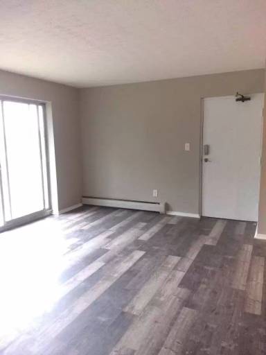 Main picture of 20 S Linden Rd