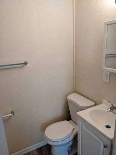 Main picture of 2030 12th Ave S