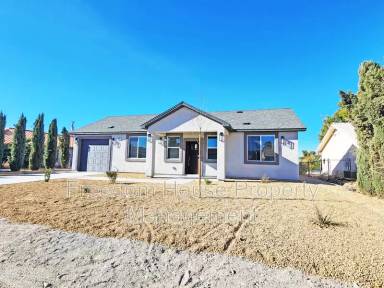 Main picture of 1300 Zelzah Ave