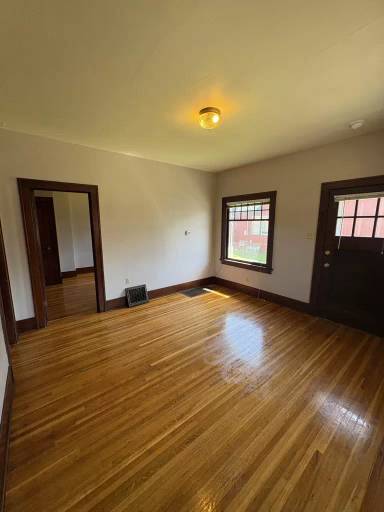 Main picture of 324 W Spruce St