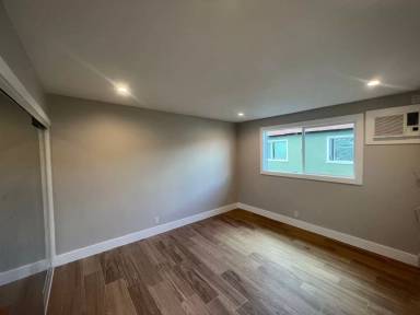 Main picture of 14921 Vanowen St