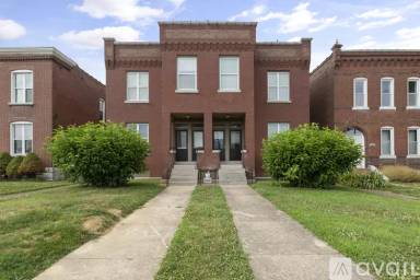 Main picture of 4961 Arsenal St