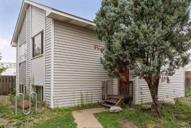 Main picture of 908-910 9th Ave SE