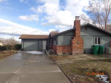 Main picture of 1860 W 7th St