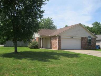 Main picture of 3006 Levi Ln