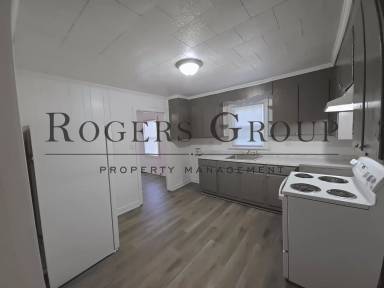 Main picture of 980 Burr St