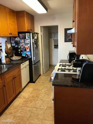 Main picture of 323 Meadow Ct