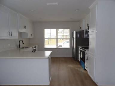 Main picture of 109 Mapleleaf Ct